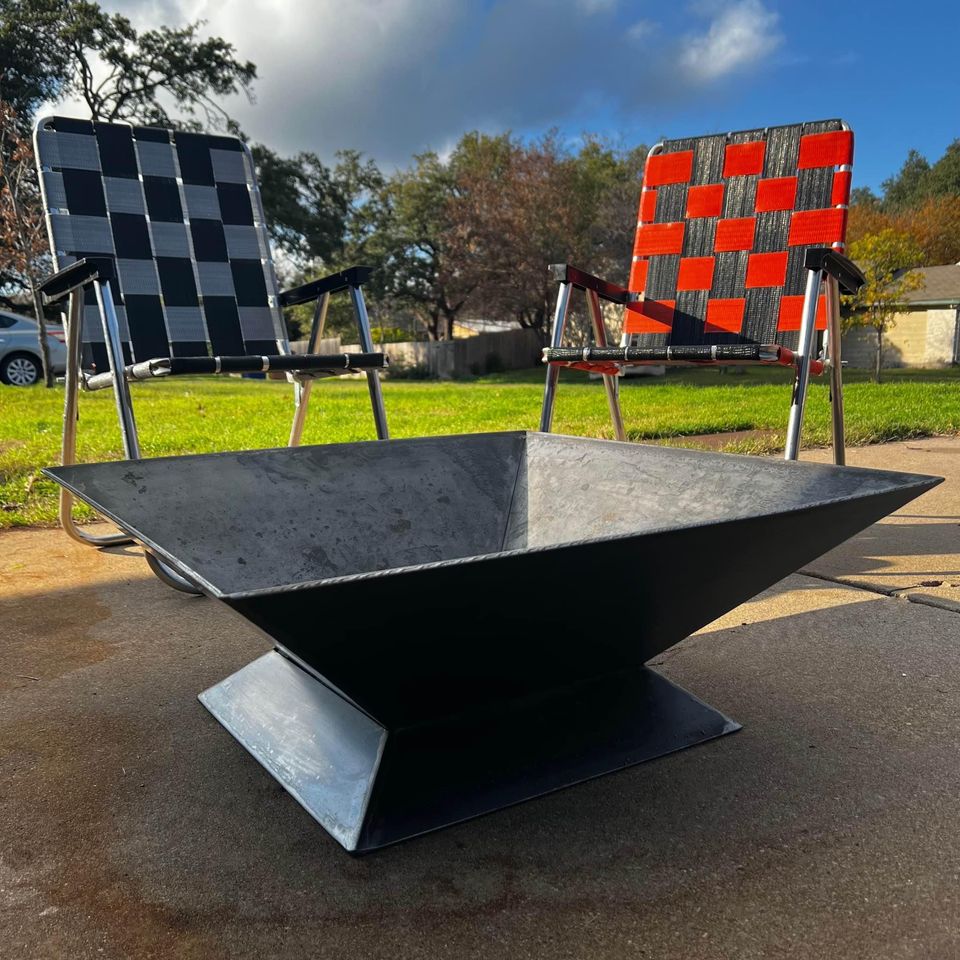 Steel fire pit: "Hourglass"