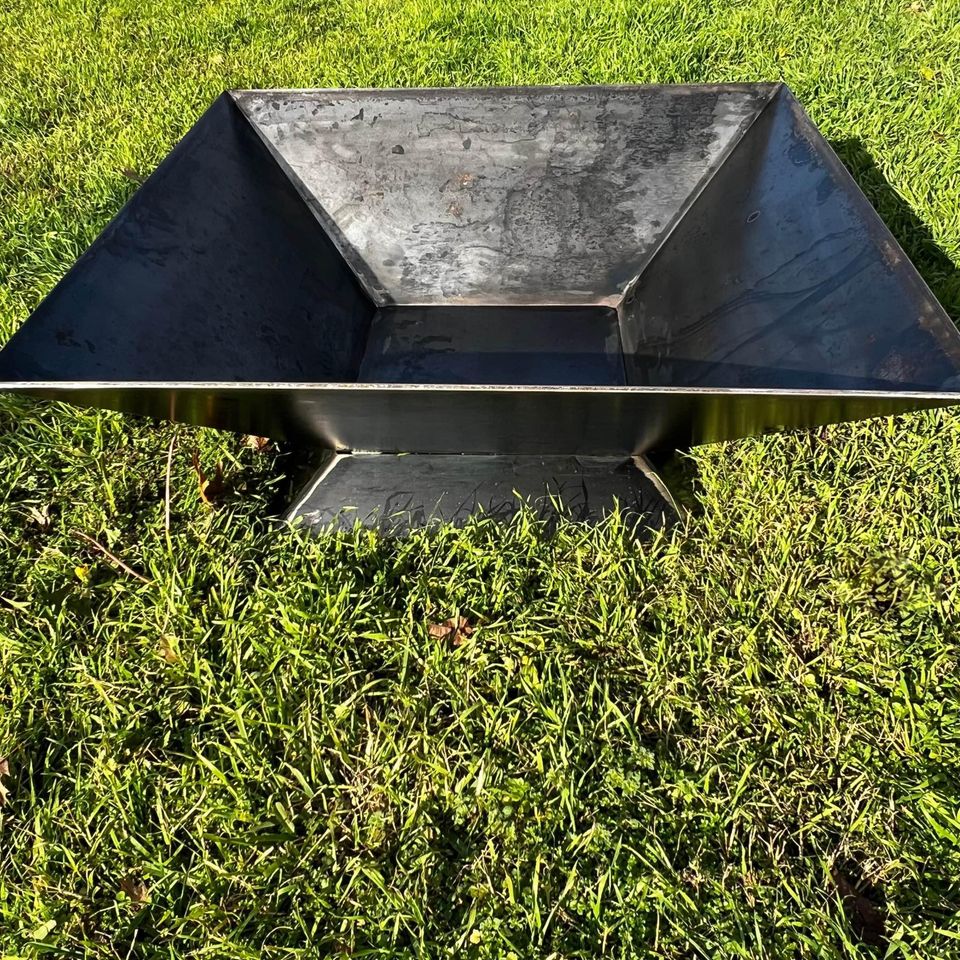 Steel fire pit: "Hourglass"